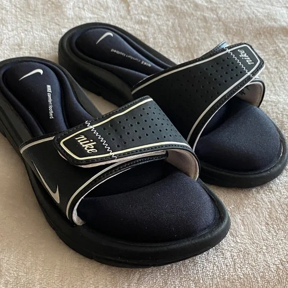 Nike Black and White Slide Sandals - Picture 3 of 13